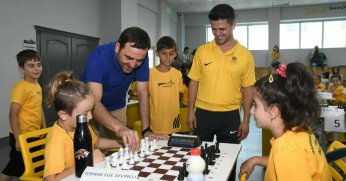 Başkanı Özlü Genç Satranç Tutkunlarıyla Bol Hamleli Bir Gün Geçirdi