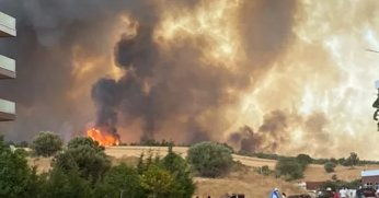 Çanakkale alevlere teslim! Köyler boşaltıldı, yollar kapatıldı: Mücadele devam ediyor