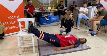 Afet durumunda hayatta kalma dersi veriliyor