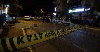 Cadde ortasında kadını tabancayla vurarak öldürdü, ardından kafasına sıktı
