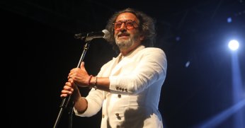 Binlerce kişi Fettah Can'ın şarkılarıyla zafer coşkusu yaşadı