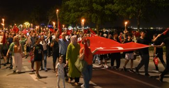 Başiskele’de Zafer Yürüyüşüne Yoğun Katılım