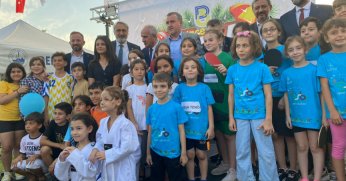 Bakan Osman Aşkın Bak: “8 milyon gencimize yüzme öğrettik”