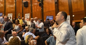 CHP KONGRESİNDE ARBEDE YAŞANDI!