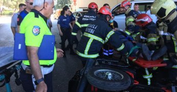 Kaza yapan elektrikli bisiklet yan yattı: Yaşlı çift yaralandı