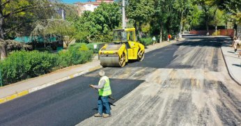 İbn-i Sina Caddesi’ne 500 ton asfalt serildi