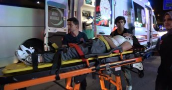 Otomobille motosiklet çarpıştı, baba ve kızı yaralandı