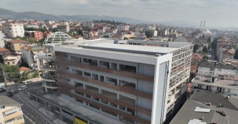 Derince’deki kongre merkezi belediye binasına dönüşecek