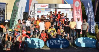 KARTEPE’DE ŞAMPİYONLAR KUPALARINI ALDI