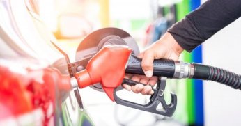 Benzine büyük indirim pompaya yansıdı