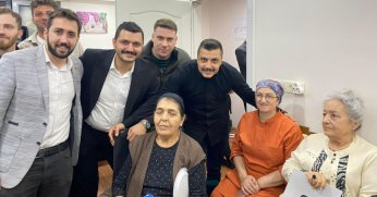 AK GENÇLERDEN HUZUREVİ ZİYARETİ