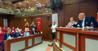 ÜNLÜ VE SARICA ARASINDA GERİLİM YÜKSELDİ!