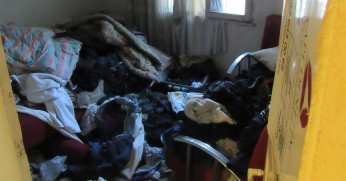 Evden kamyon dolusu çöp çıktı