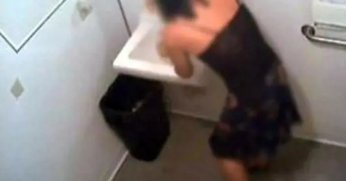 İşyeri tuvaletinde çirkin olay! 285 kadının görüntüsü tespit edildi