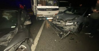 26 araç kazaya karıştı, 13 kişi yaralandı