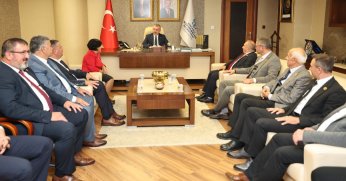 ‘’Hizmetlerimizde muhtarlarımızın imzası var’’