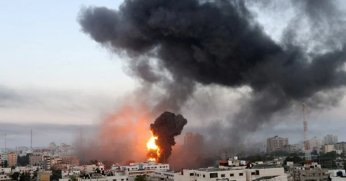 Dün hastane bugün mülteci kampı… İsrail yine saldırdı