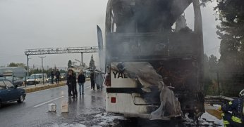 Yalovaspor takımını taşıyan otobüs çıkan yangında küle döndü