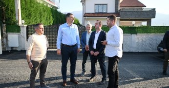 Kartepe'de beş caddeye 3250 ton asfalt serildi