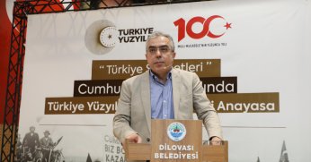 Cumhurbaşkanı Başdanışmanı Uçum, yeni anayasayı anlattı