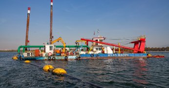 40 dişli biyonik kol, dip çamurunu yutuyor