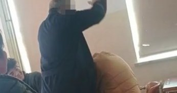 Öğrencisini darp eden öğretmenin yargılanmasına devam edildi