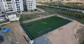 Çayırova'da halı saha mesaisi