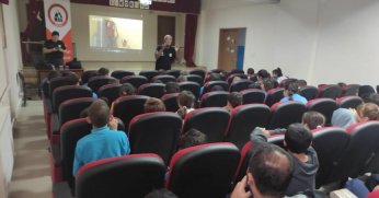 Öğrencilere afet farkındalık eğitimi veriliyor