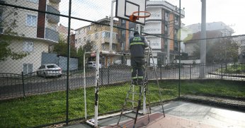 Spor sahaları bakımdan geçiyor