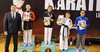 Eskişehirli kareteciler madalyaları topladı