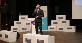 Başiskele Belediyesi’nden Okullara Spor Malzemesi Desteğine Devam