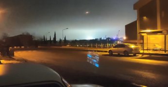 Gecenin karanlığını trafo patlaması böyle aydınlattı