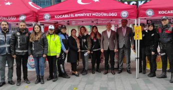 Kadına yönelik şiddette karşı vatandaşları bilgilendirdiler