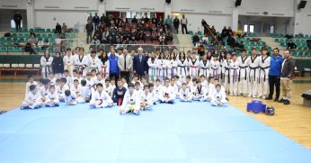 Derince’de Tekvando Şöleni 