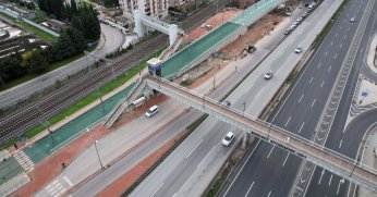 Tramvay hattı durağına 78 araçlık otopark