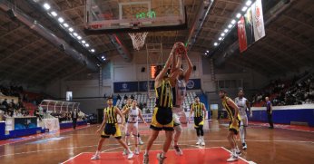 Türkiye Basketbol Ligi: Kocaeli BŞB Kağıtspor: 75 - Fenerbahçe Koleji Novotel: 83