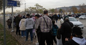TCG Anadolu'ya 7'den 70'e ziyaretçi akını: Uzun kuyruk oluştu
