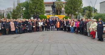 Gölcük'te kadınların seçme ve seçilme hakkı kutlandı