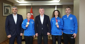 Başkan Büyükakın şampiyon kardeşlerle buluştu