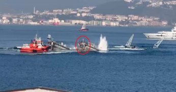 Batan yüzer havuzdan denize atladılar