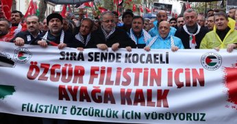 İZMİT'TE YÜZLERCE VATANDAŞ FİLİSTİN İÇİN YÜRÜDÜ
