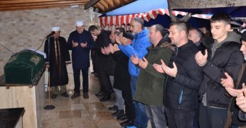 Nijerya’da yakalandığı sıtma hastalığı sebebiyle hayatını kaybeden Kocaelispor Asbaşkanı toprağa verildi