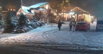 Ünlü turizm merkezi Kartepe’de kar yağışı etkili oluyor