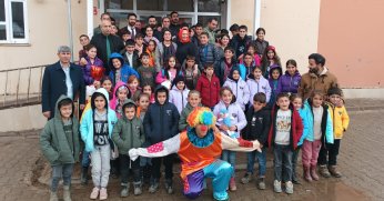 EMİNE KAVAKÇI, BU SEFERDE HAKKARİ’YE GİTTİ