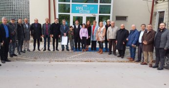 Kocaeli Aydınlar Ocağı, Dünyaca Ünlü İzmitli Karikatürist Murat Yılmaz’ı Konuk Etti