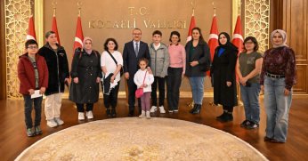 Yavuz Çiftinin Hamisi Olduğu Öğrencilerden Vali Yavuz’a Anlamlı Ziyaret