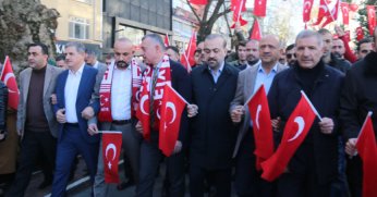 Şehitlerin ismi hep bir ağızdan okundu, terör lanetlendi