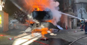 İş makinesi alevlere teslim oldu