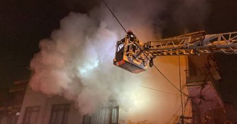  Vatandaşlar film seyreder gibi izledi