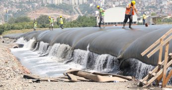 İzmit Körfezi'nden 13 bin 500 kamyon dip çamuru çıkarıldı